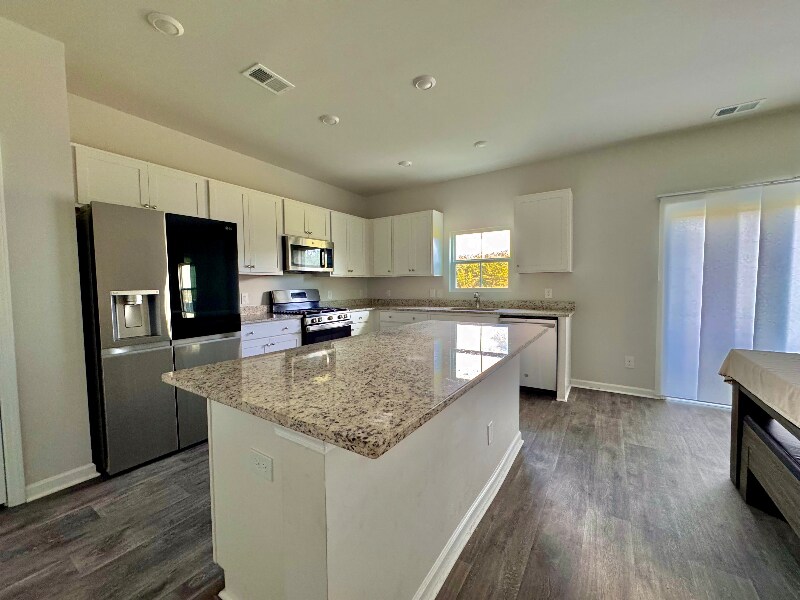 Building Photo - 321 Sweetbay Dr