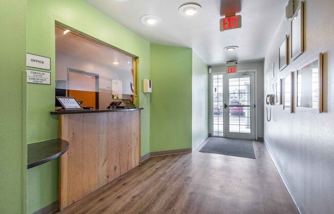 Building Photo - Furnished Studio-Laredo