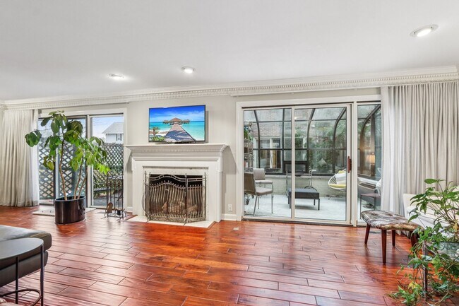 Building Photo - 19 Landmark St