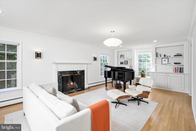 Primary Photo - 127 Westerly Rd