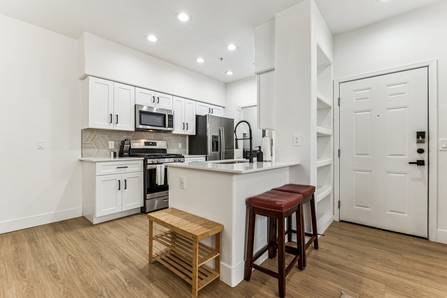 Building Photo - 9450 W Cabela Dr