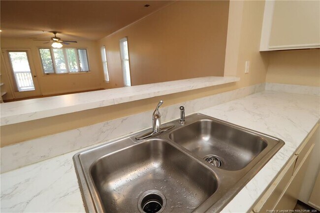 Building Photo - 510 Springfork Dr