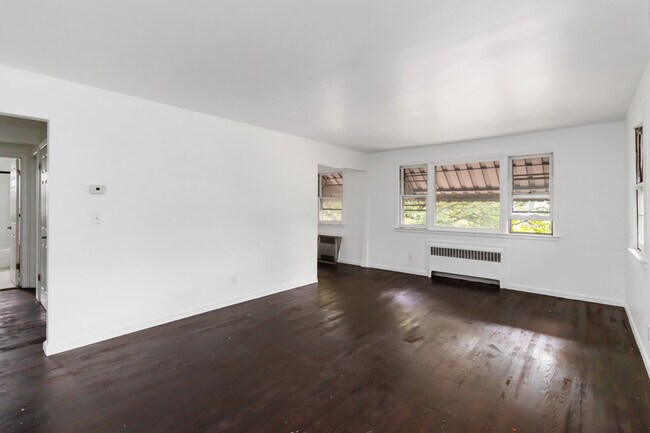 Building Photo - 167 S Munn Ave