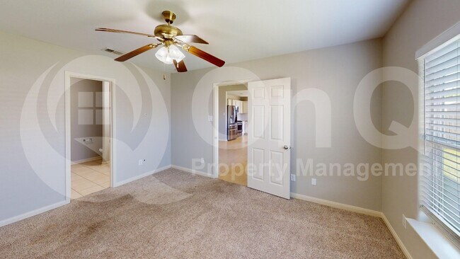 Building Photo - 10012 Quail Glen Dr