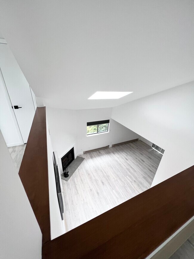 Building Photo - 15 Lantern Cir
