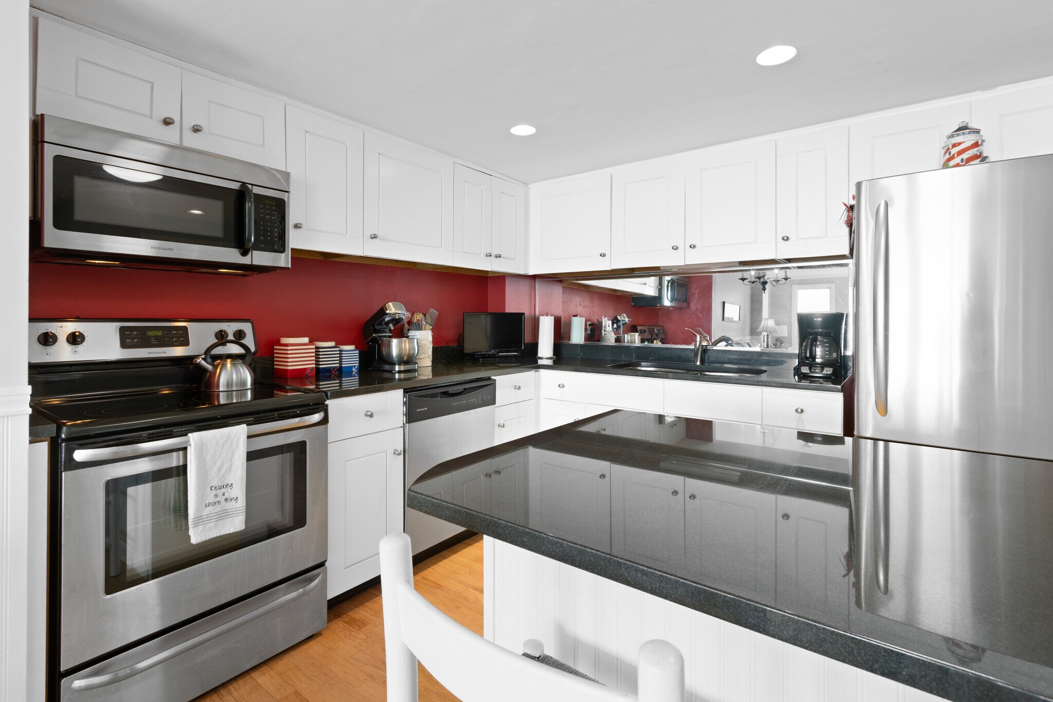 Building Photo - 1 Seacliff Ave