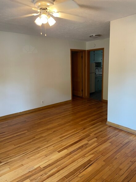 Building Photo - 1051 S 31st St