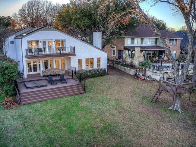 Building Photo - 8402 Columbia Dr