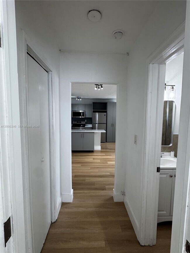 Building Photo - 7928 Harding Ave