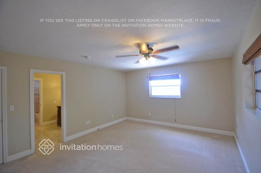 Building Photo - 9000 SW 164th St