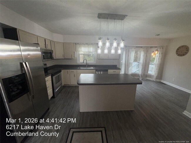 Building Photo - 6217 Lakehaven Dr