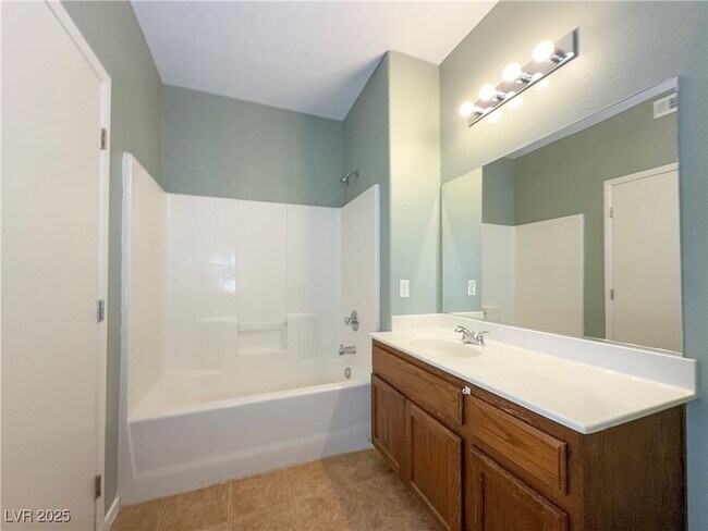 Building Photo - 50 Aura de Blanco St