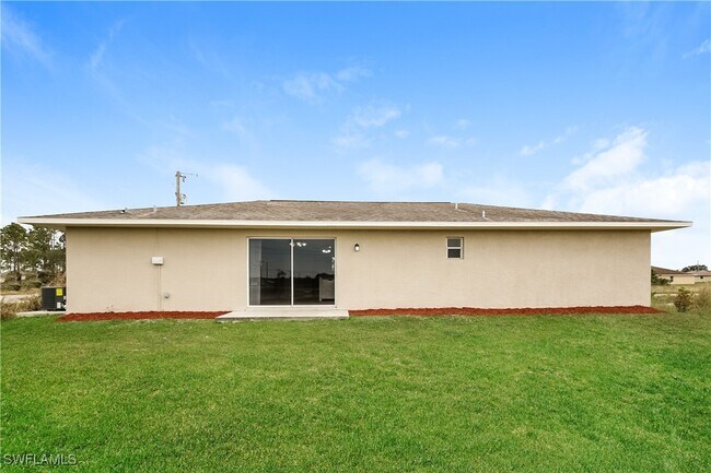 Building Photo - 2302 Loraine Ave S