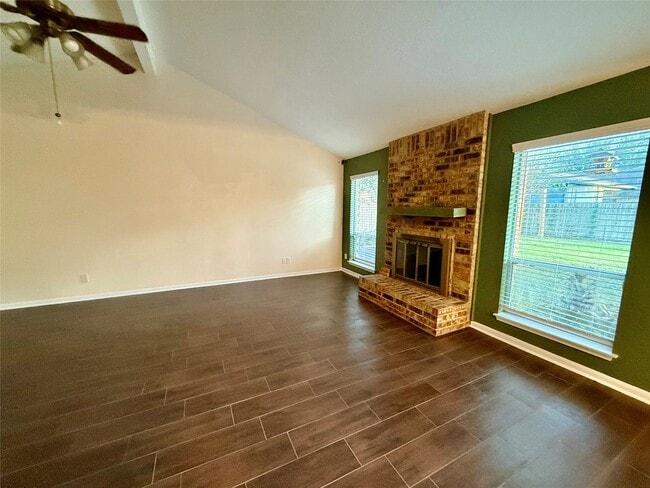 Building Photo - 16002 Havenhurst Dr