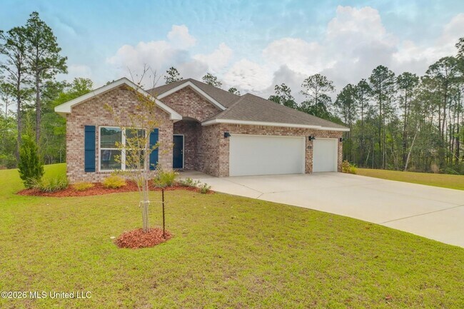 Building Photo - 4937 Fern Dr