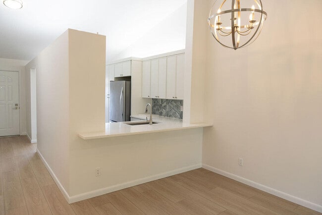 Building Photo - 602 Pinecrest Cir