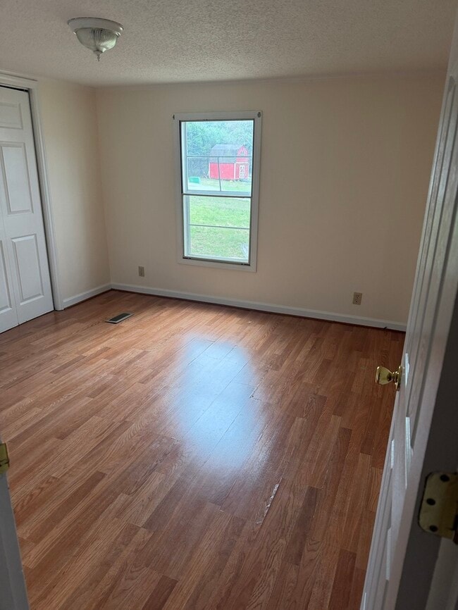 Building Photo - 107 Shiloh Rd