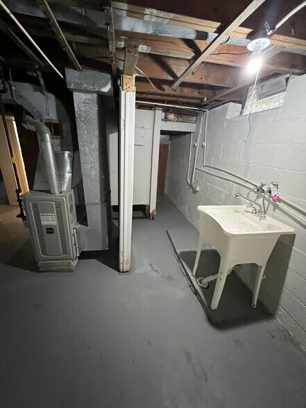 Building Photo - 4729 E 173rd St