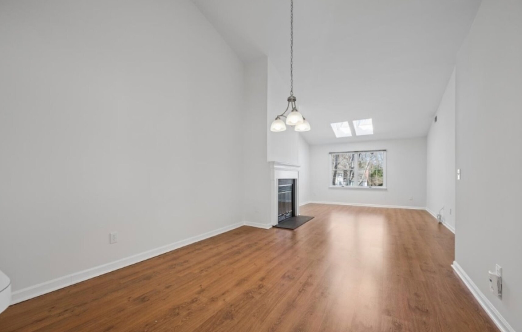 Building Photo - 20 Alexandria Way