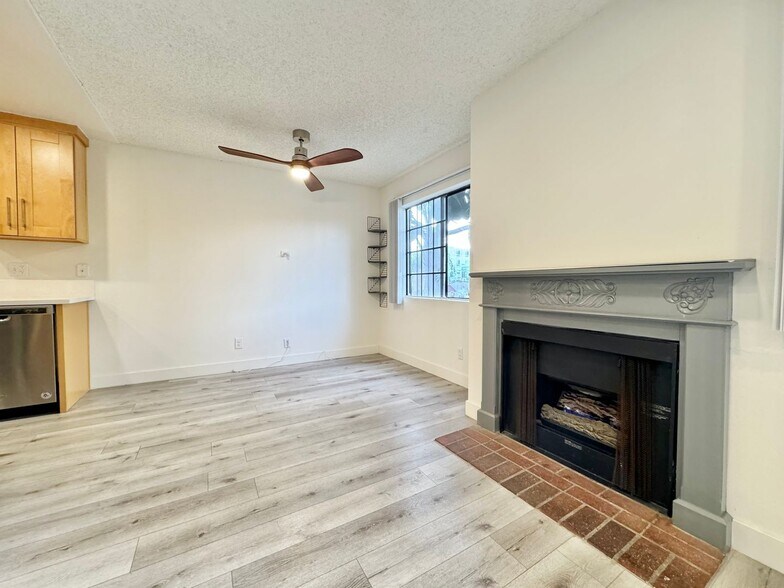 Building Photo - 3546 Hughes Ave