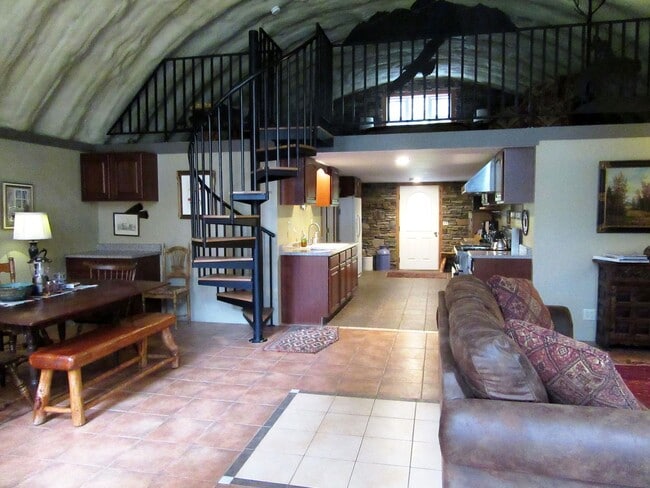 Building Photo - Furnished Home on Spoon Lake