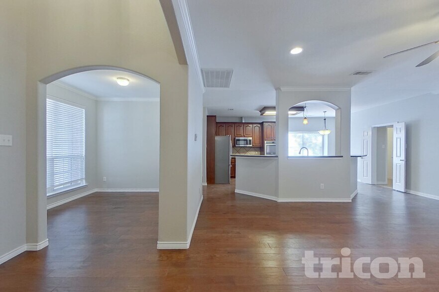 Building Photo - 1435 Red Wolf Dr