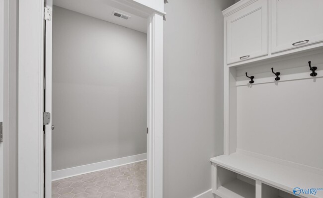 Building Photo - 8105 Goose Ridge Dr SE