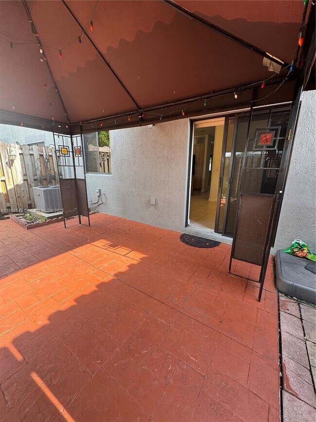 Building Photo - 16319 SW 44th Terrace