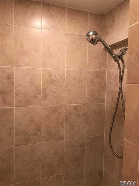 Building Photo - 617 Hudson St