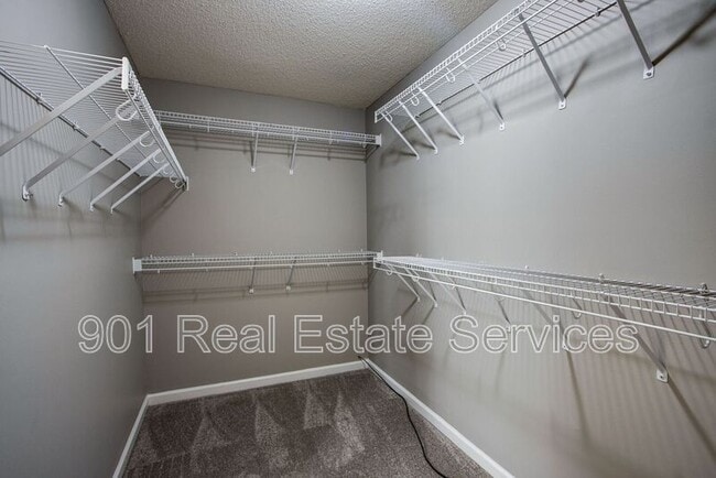 Building Photo - 1413 Island Town Dr