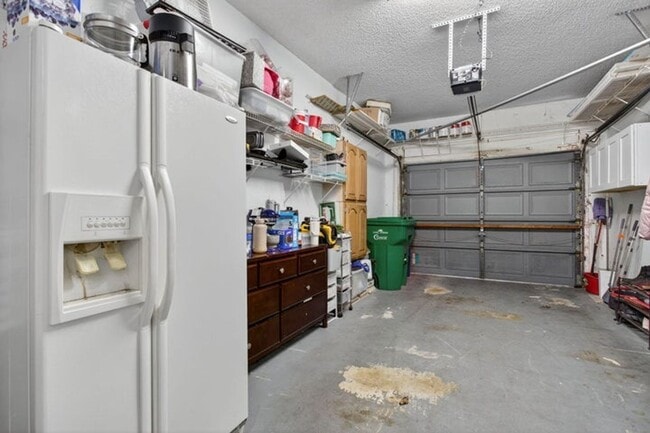 Building Photo - 11910 Glenmore Dr