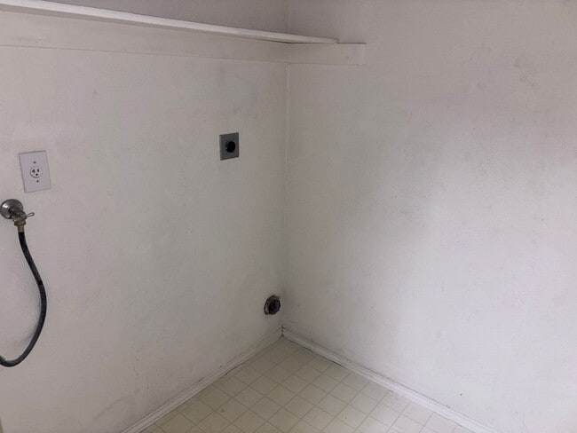 Building Photo - $1900.00-Remodeled 2 Bed 2 Bath, Condo in Glen Cove,(Vallejo) - Downstairs Unit
