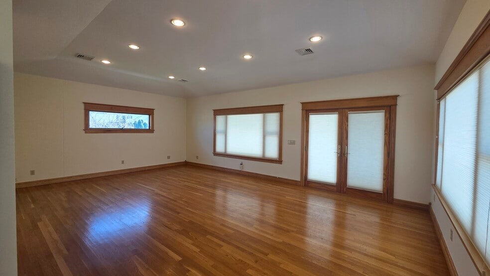 Building Photo - 559 Minor St