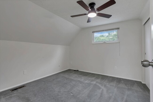 Building Photo - 1488 Red Leaf Ln