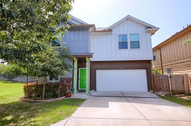 Building Photo - 5501 Bradford Pear Ln