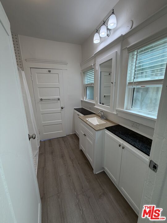 Building Photo - 1406 S St Andrews Pl