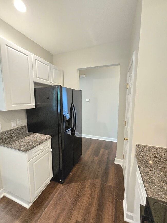 Building Photo - Cape Cottages Condos - 3BD/2BA - Less than...
