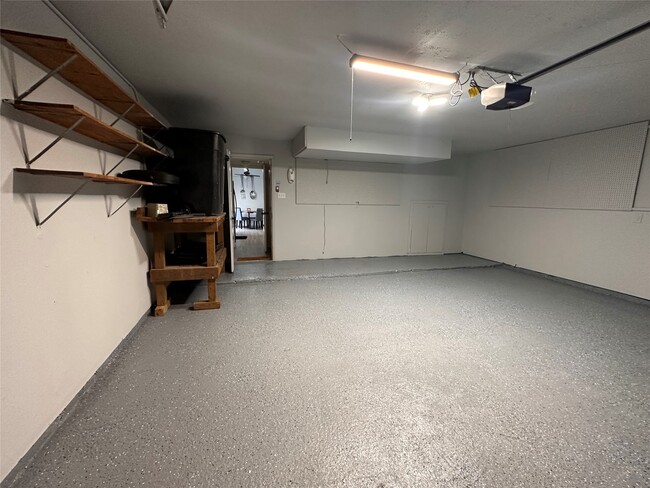 Building Photo - 13821 Hollowgreen Dr