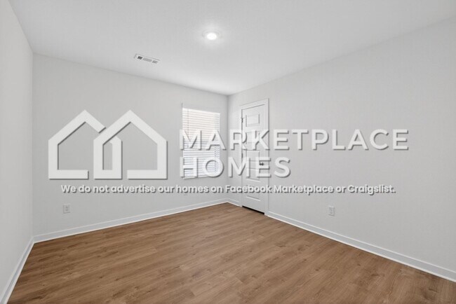 Building Photo - 3050 Rosalee Ln