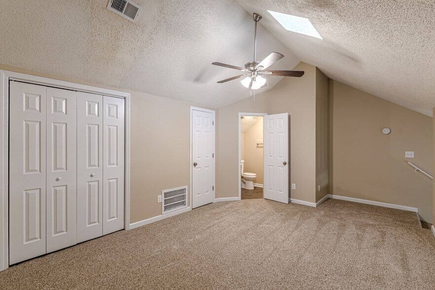 Building Photo - 9018 Stoneleigh Trce