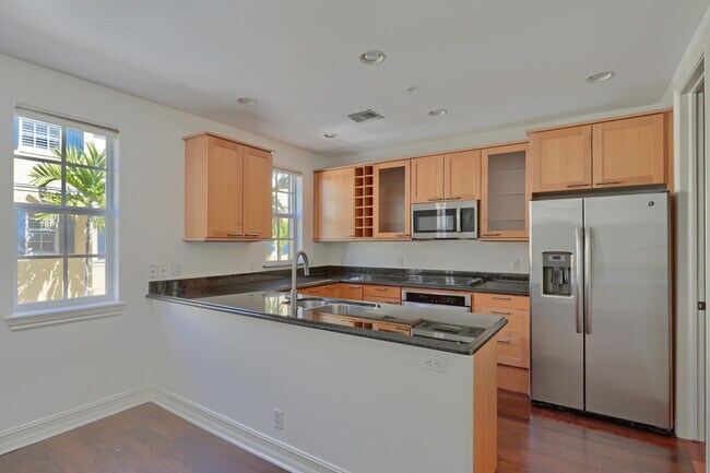 Building Photo - 343 Flamingo Dr