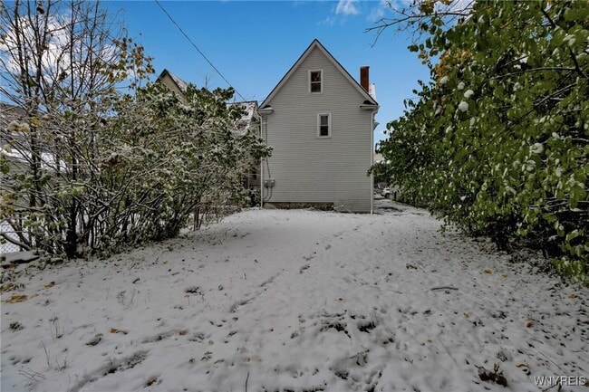 Building Photo - 404 Parkdale Ave