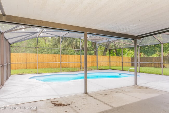 Building Photo - 6830 Caliph Ave