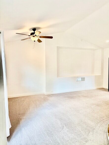 Building Photo - 5746 Velasco Ave