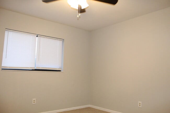 Building Photo - 1007 Windsong Cir