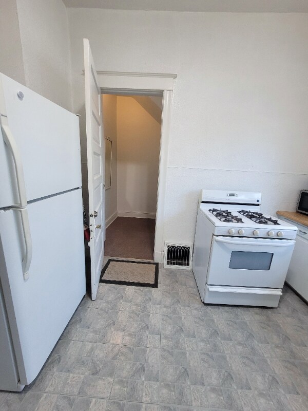Building Photo - 600 Raub St