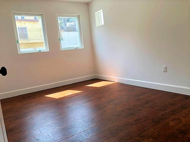 Building Photo - 4861 Mascot St