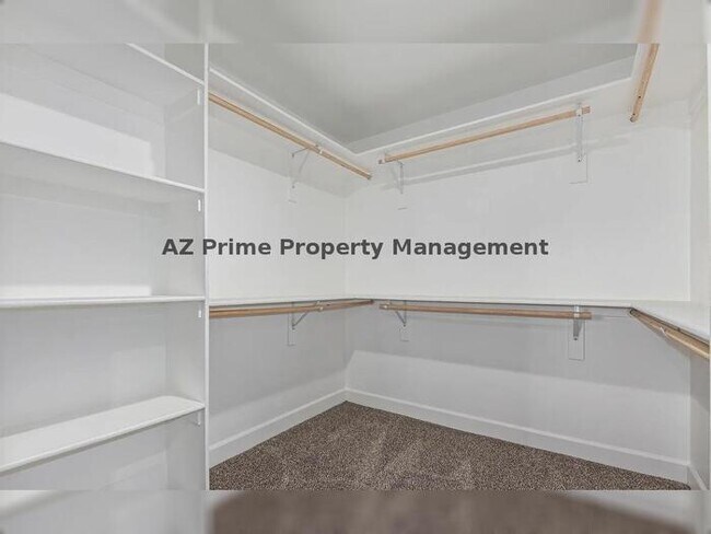Building Photo - 4233 E Raven Rd