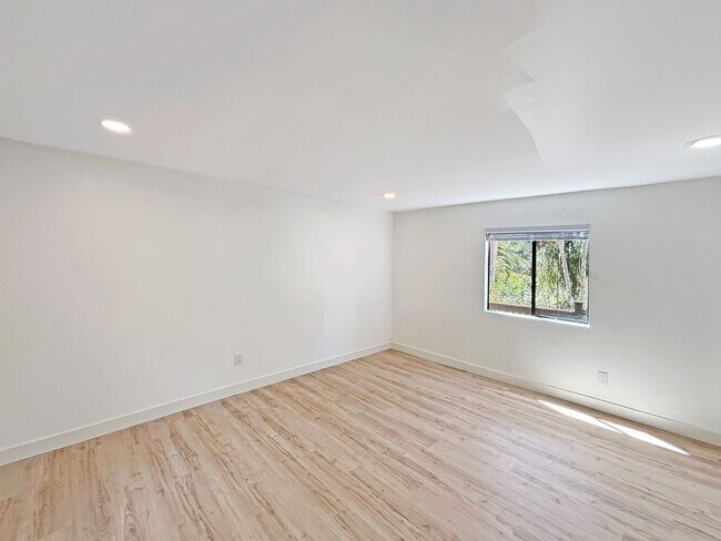 Building Photo - Charming 1BD/1BA Home in North Park W/ W/D...