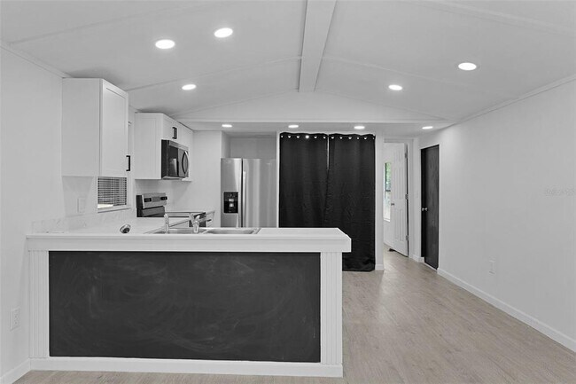 Building Photo - 33514 Luana Ct